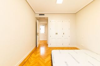 Piso en alquiler en Recoletos en Madrid