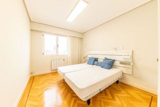 Piso en alquiler en Recoletos en Madrid