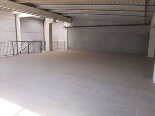 Nave industrial en alquiler en Palmete en Sevilla
