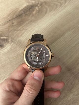 Reloj Maserati Automático caja y accesorios.