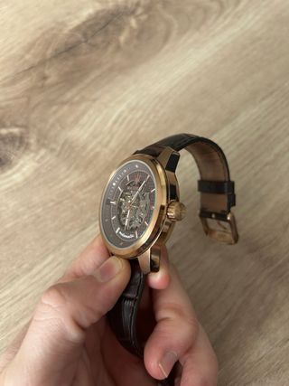 Reloj Maserati Automático caja y accesorios.