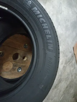 Vendo 2 Neumáticos de coche en perfecto estado