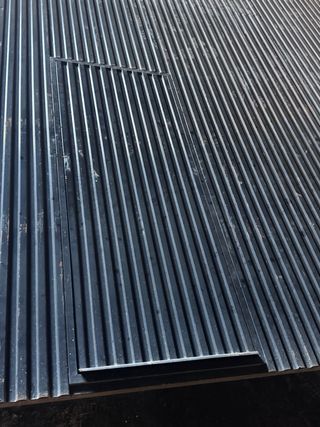 Puerta de hierro 3,82m x 4,20m