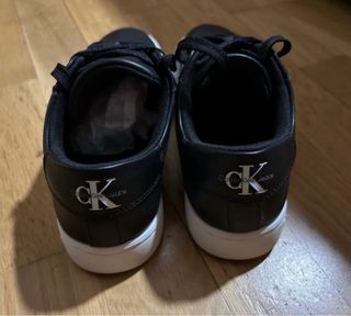 Zapatillas CALVIN KLEIN y chanclas SUPERDRY mujer