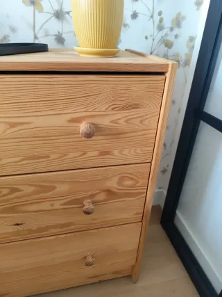 Cómoda de pino con 3 cajones