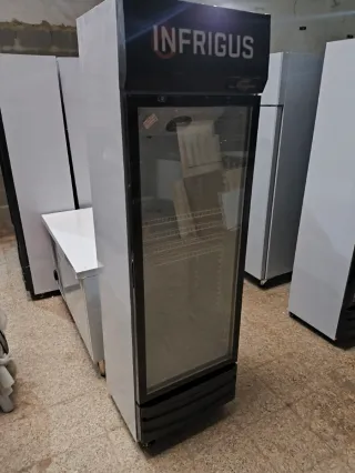 EXPOSITOR DE BEBIDAS 300 L