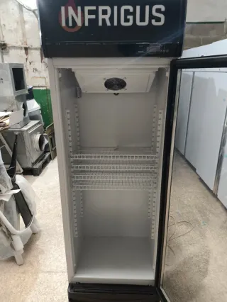 EXPOSITOR DE BEBIDAS 300 L