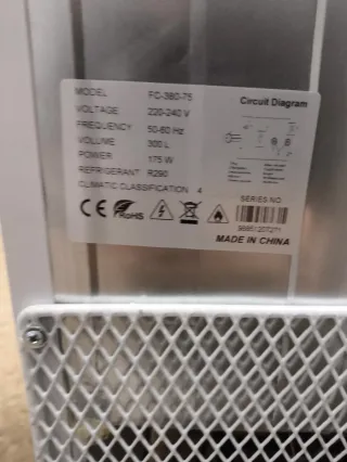 EXPOSITOR DE BEBIDAS 300 L