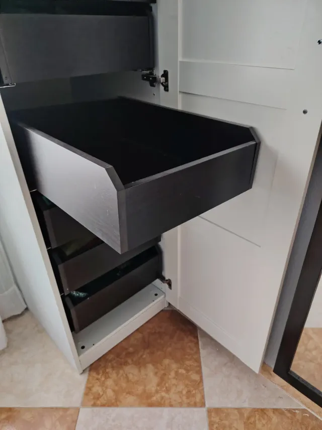 Cajón Ikea color wengue