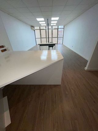 Local comercial en alquiler en Centre en Badalona