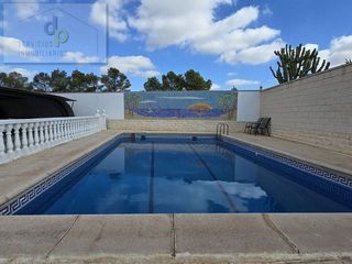Chalet en venta en Peña de las Águilas en Elche