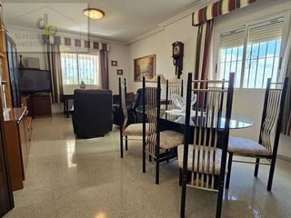 Chalet en venta en Peña de las Águilas en Elche