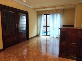 Piso en alquiler en Zona Teatro Campoamor en Oviedo