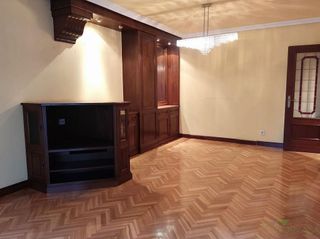 Piso en alquiler en Zona Teatro Campoamor en Oviedo