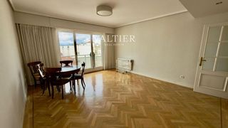 Piso en alquiler en Recoletos en Madrid