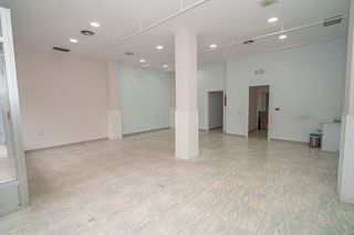Local comercial en alquiler en Linares