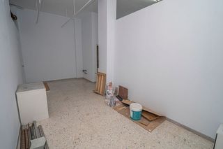 Local comercial en alquiler en Linares