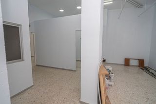 Local comercial en alquiler en Linares