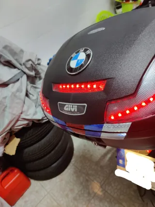 Baúl Givi Monolock 47L Negro