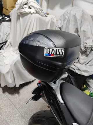 Baúl Givi Monolock 47L Negro