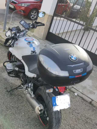 Baúl Givi Monolock 47L Negro