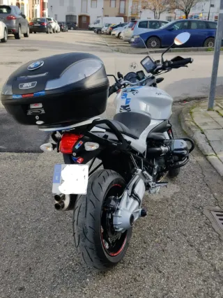 Baúl Givi Monolock 47L Negro