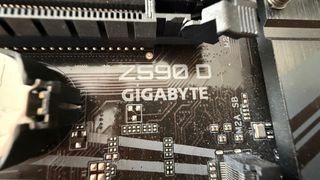 Placa Base Gigabyte Z590 D + CPU + SSD M.2