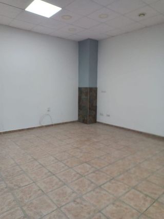 Local comercial en alquiler en Zona Avenida al Vedat en Torrent
