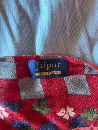 Foulard Jaipur rosso con fiori grigi