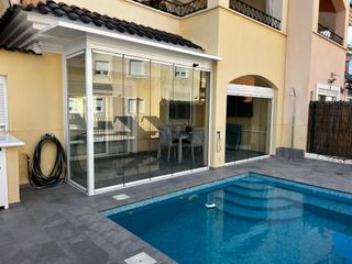 Cerramiento Cortinas de Cristal.