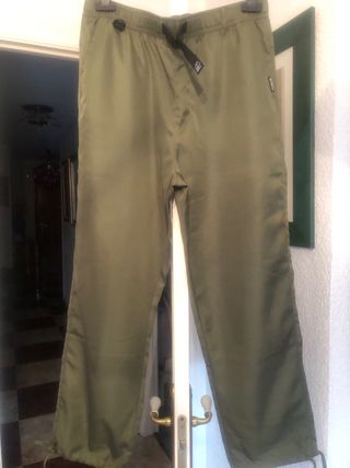 Pantalón deportivo hombre bolsillos verde militar