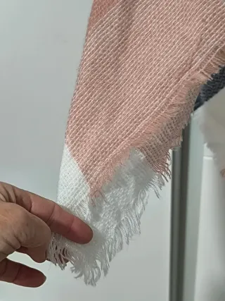 Chal de mujer azul y rosa