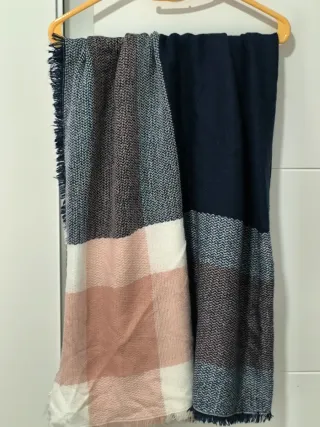 Chal de mujer azul y rosa