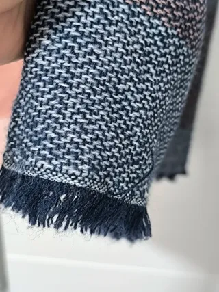 Chal de mujer azul y rosa