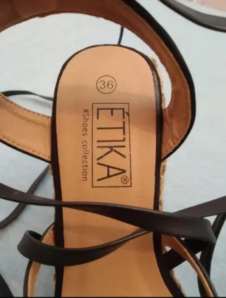 Sandalias cuña negras y beige número 36 ,se envia