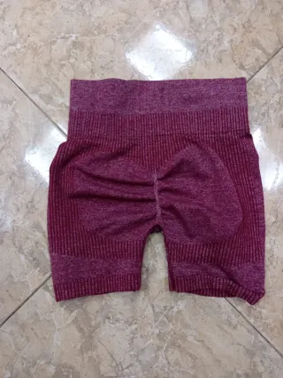 Short deportivo rojo
