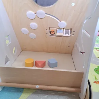 Andador de madera para bebé