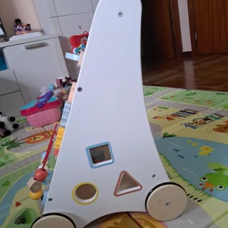 Andador de madera para bebé