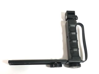 Staffa impugnatura per flash