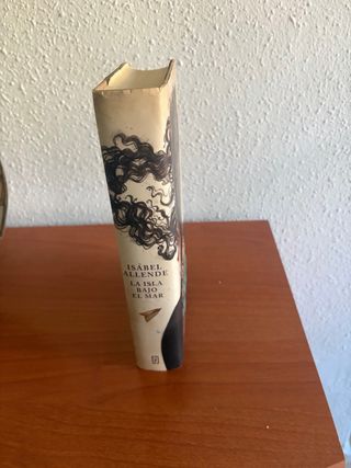 Novela de Isabel Allende, encuadernación dura