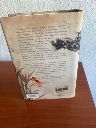 Novela de Isabel Allende, encuadernación dura