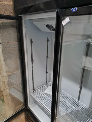 EXPOSITOR DE BEBIDAS 650 L