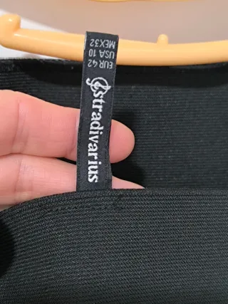 Falda gris con detalles verdes