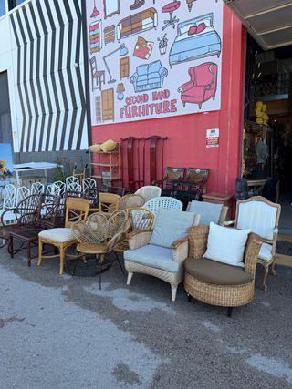 Mercadillo de antigüedades y decoración