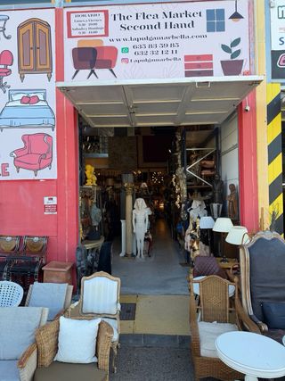 Mercadillo de antigüedades y decoración