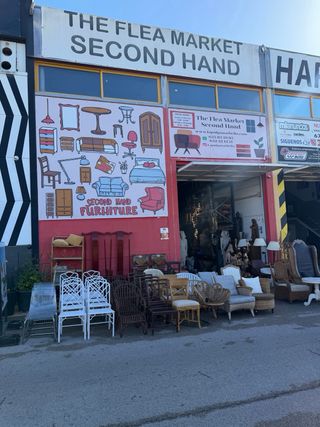 Mercadillo de antigüedades y decoración