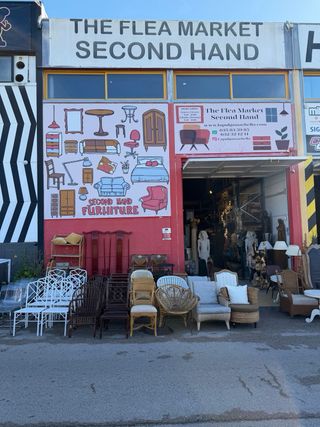 Mercadillo de antigüedades y decoración