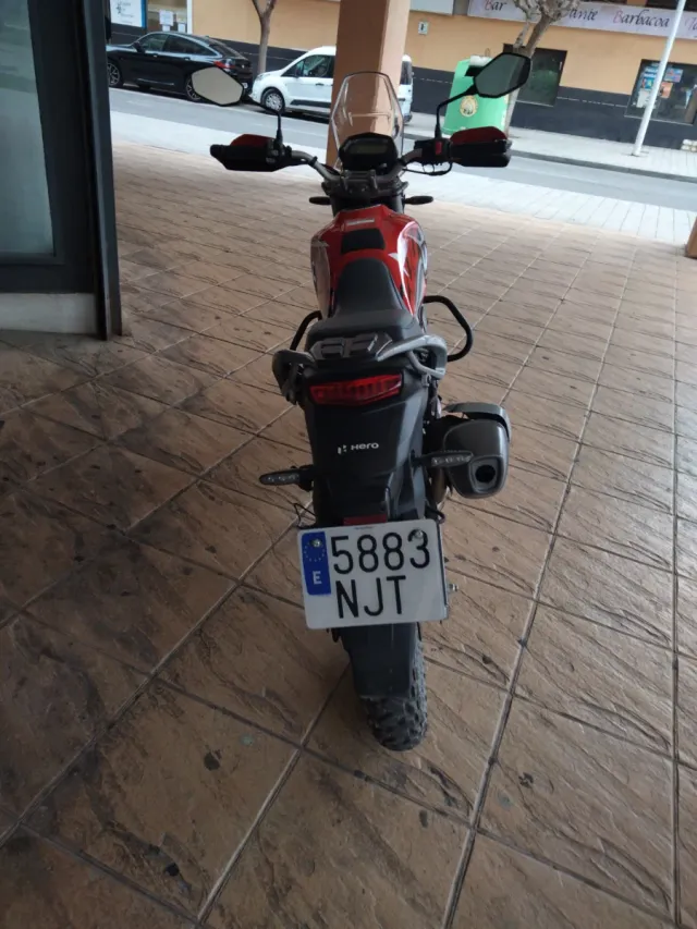 Hero 125 Pulse Negra/Roja