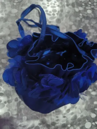 Bolso de fiesta azul con flores