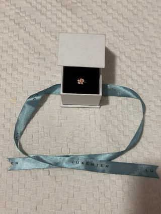 Anillo Flor Luxenter Oro Rosa y Circonitas